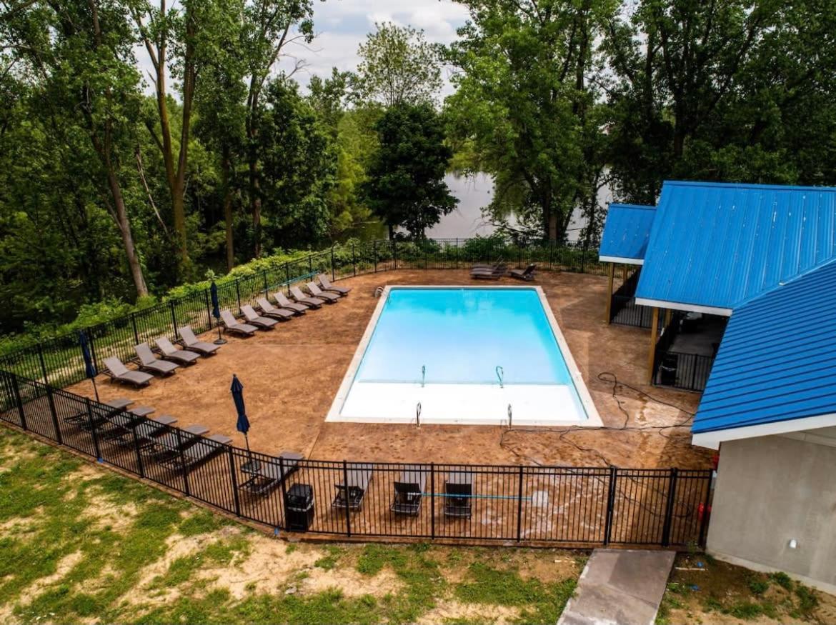 2Br Suite At The Grand Castle Pool Gym & Parking Grandville Exterior photo