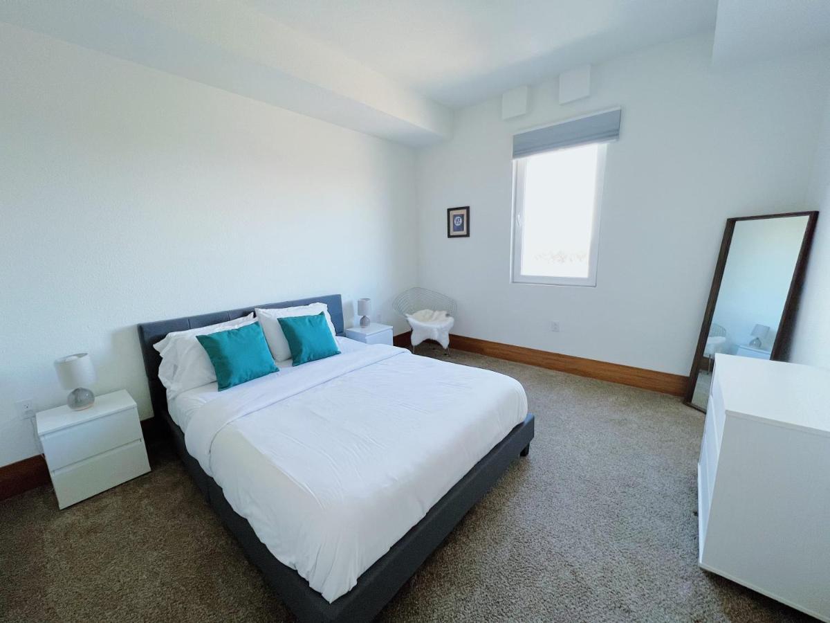 2Br Suite At The Grand Castle Pool Gym & Parking Grandville Exterior photo