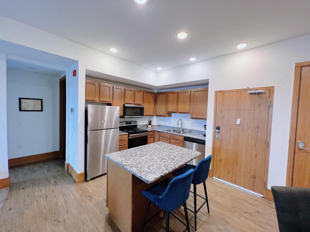 2Br Suite At The Grand Castle Pool Gym & Parking Grandville Exterior photo