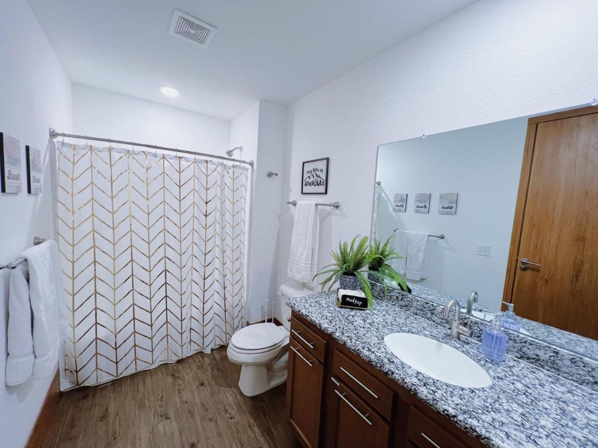 2Br Suite At The Grand Castle Pool Gym & Parking Grandville Exterior photo